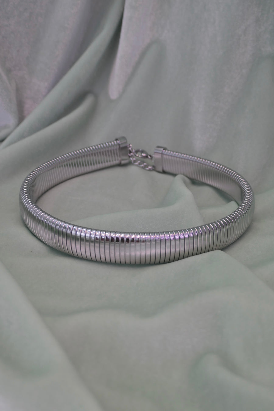 Leucosia Choker