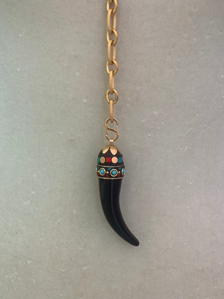 Noir Amulet